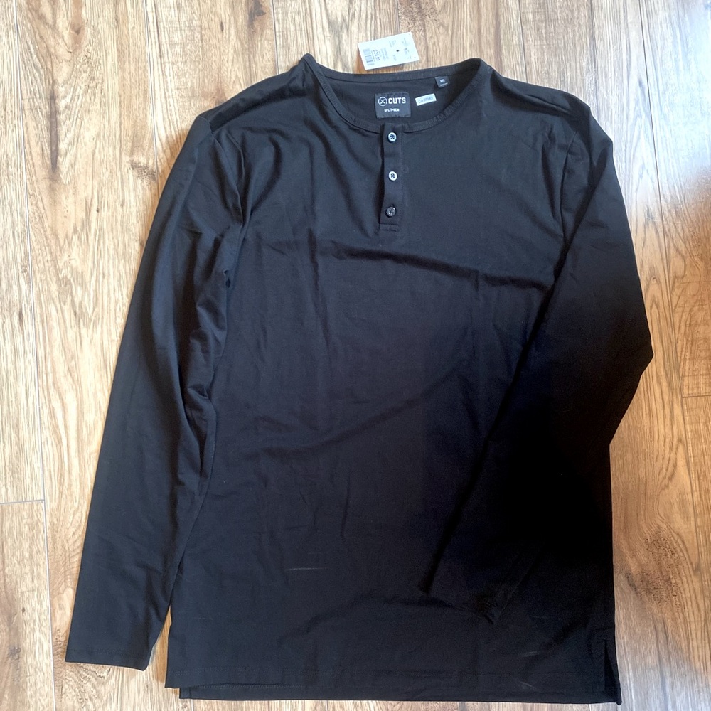 Cuts Clothing Split Hem Long Sleeve Half Button